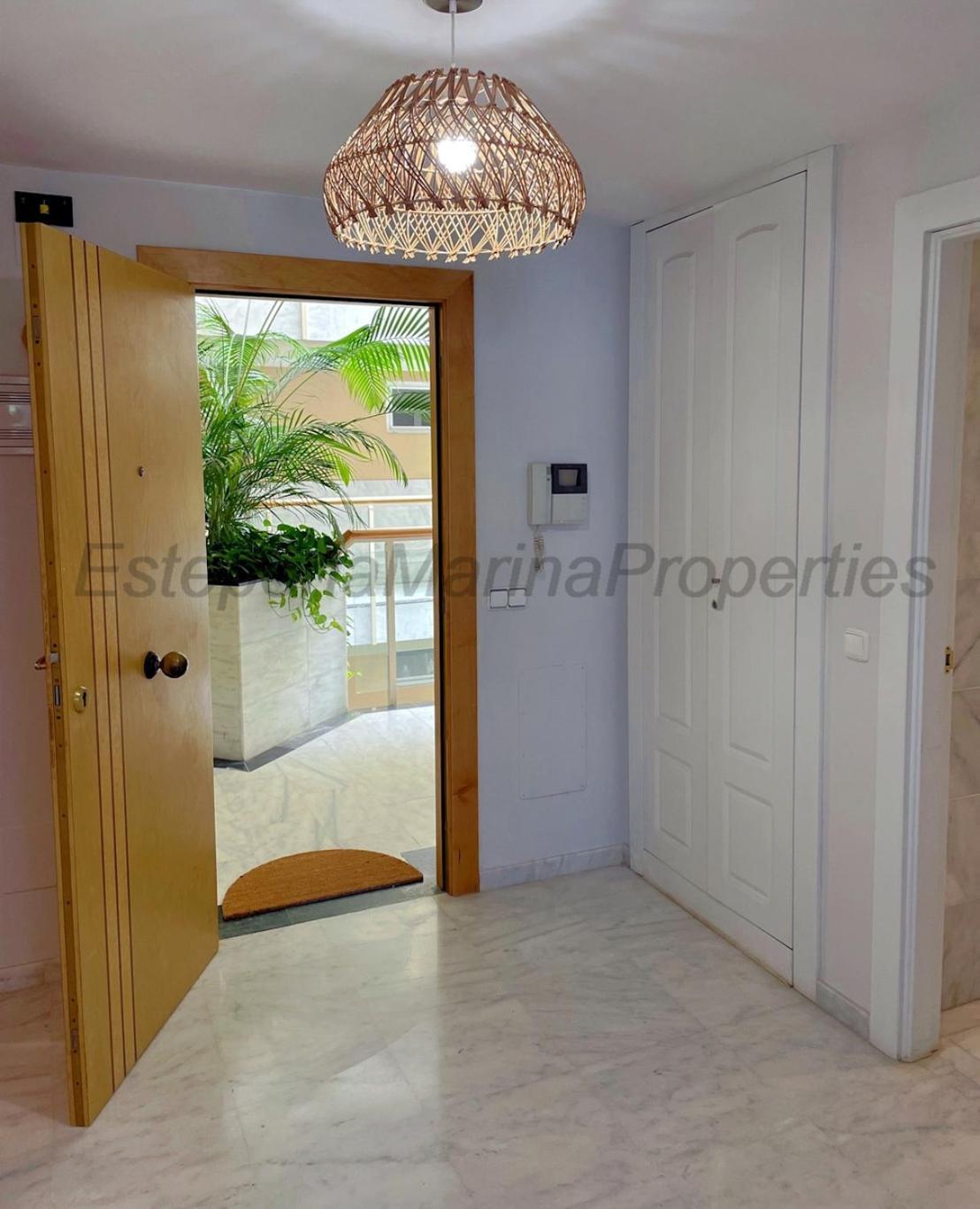 Emp 15, Large Beachside Apartment, El Coral, Apartment *