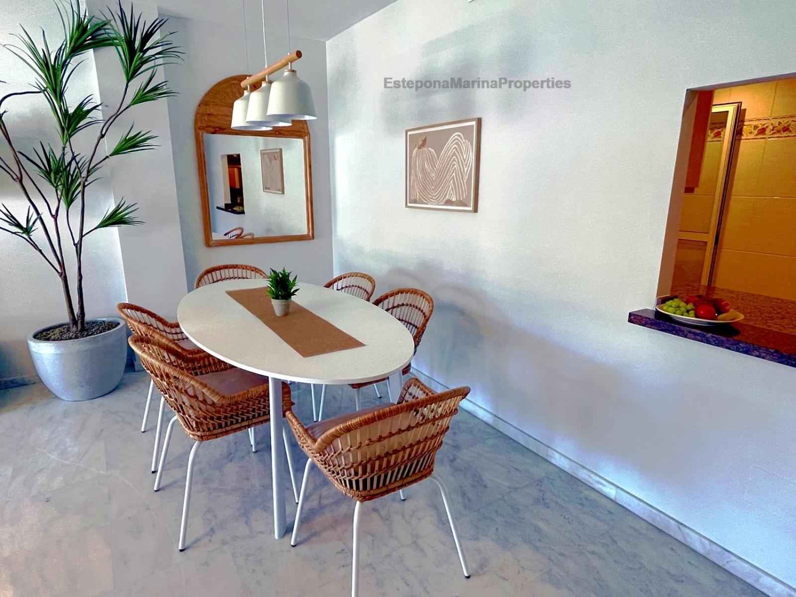 Emp 15, Large Beachside Apartment, El Coral, Apartment