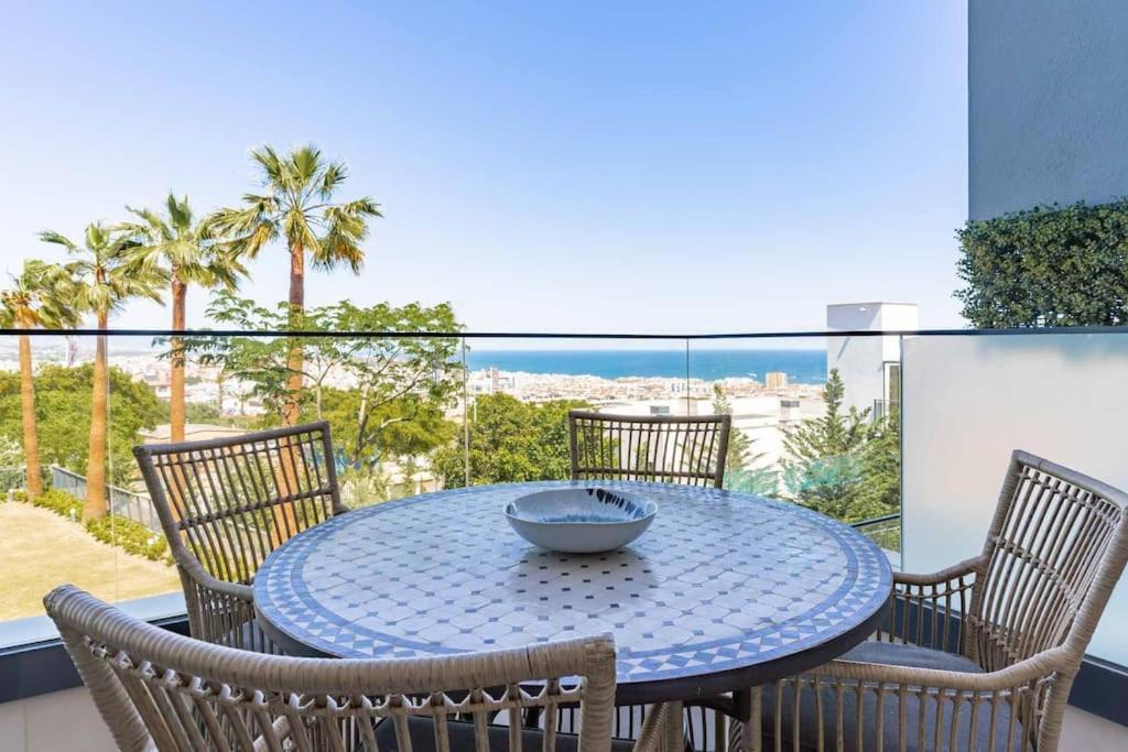 Modern With Sea View Apartment