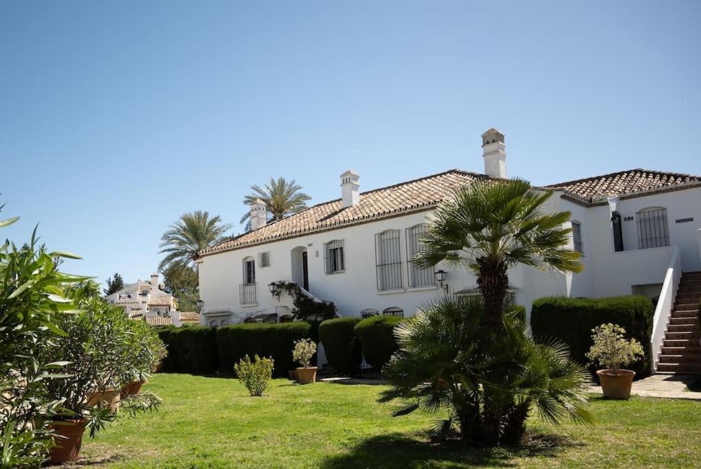 El Paraiso, Lovely Flat Walk To The Rdr388 Estepona