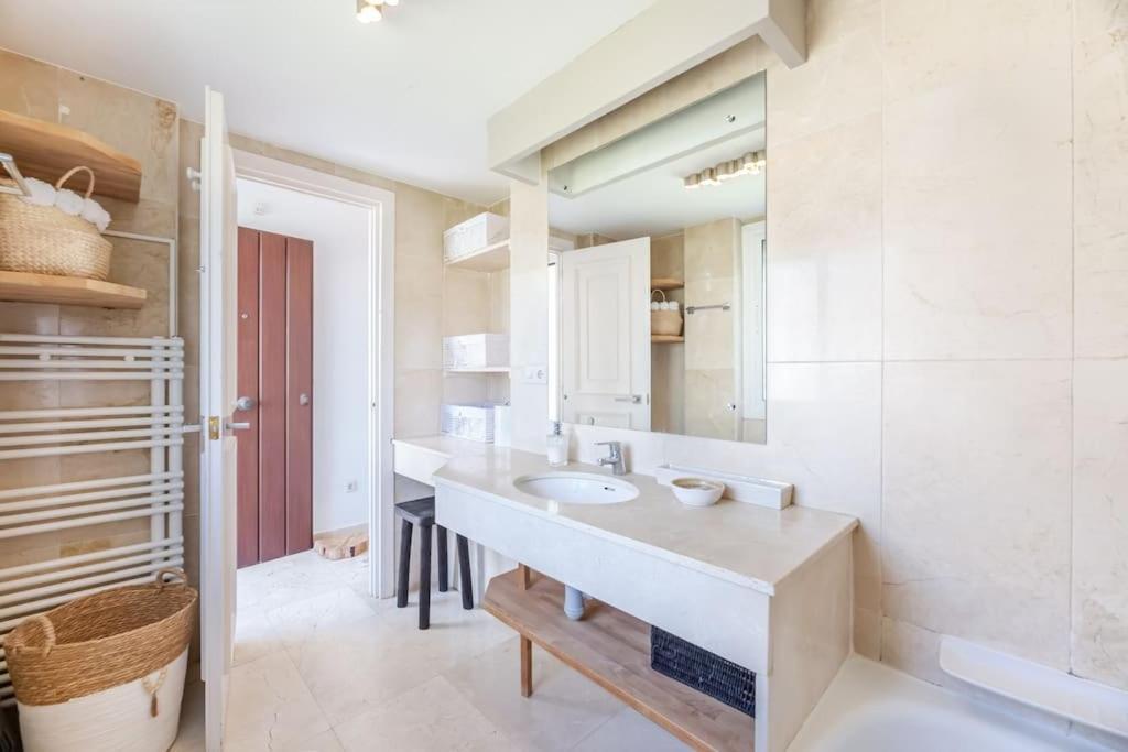 El Paraiso, Lovely Flat Walk To The Rdr388 Apartment *