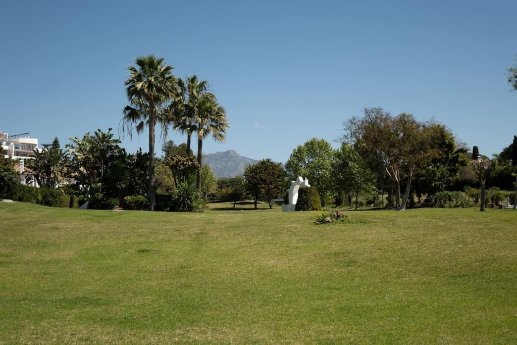 El Paraiso, Lovely Flat Walk To The Rdr388 *