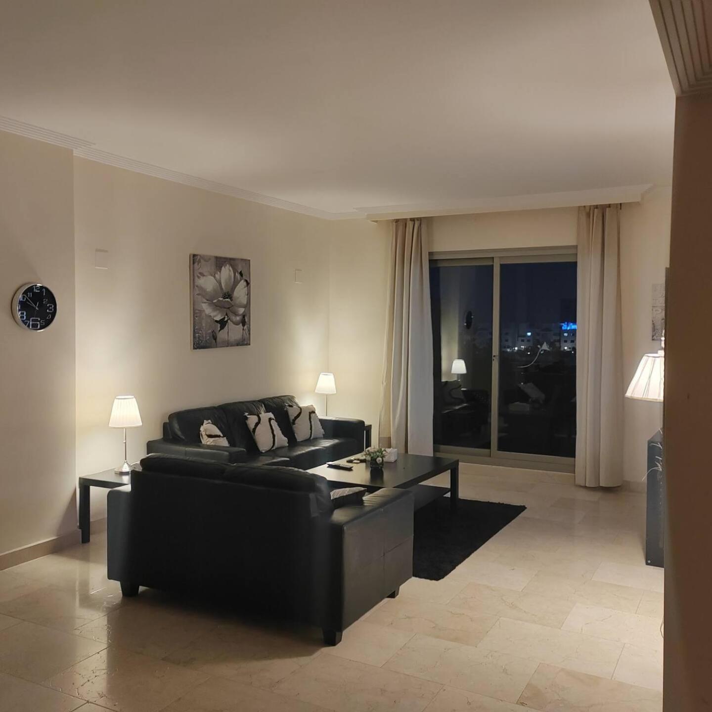 Apartmentsleeps4-golfclub-freeparking-bbq-pool-ac *