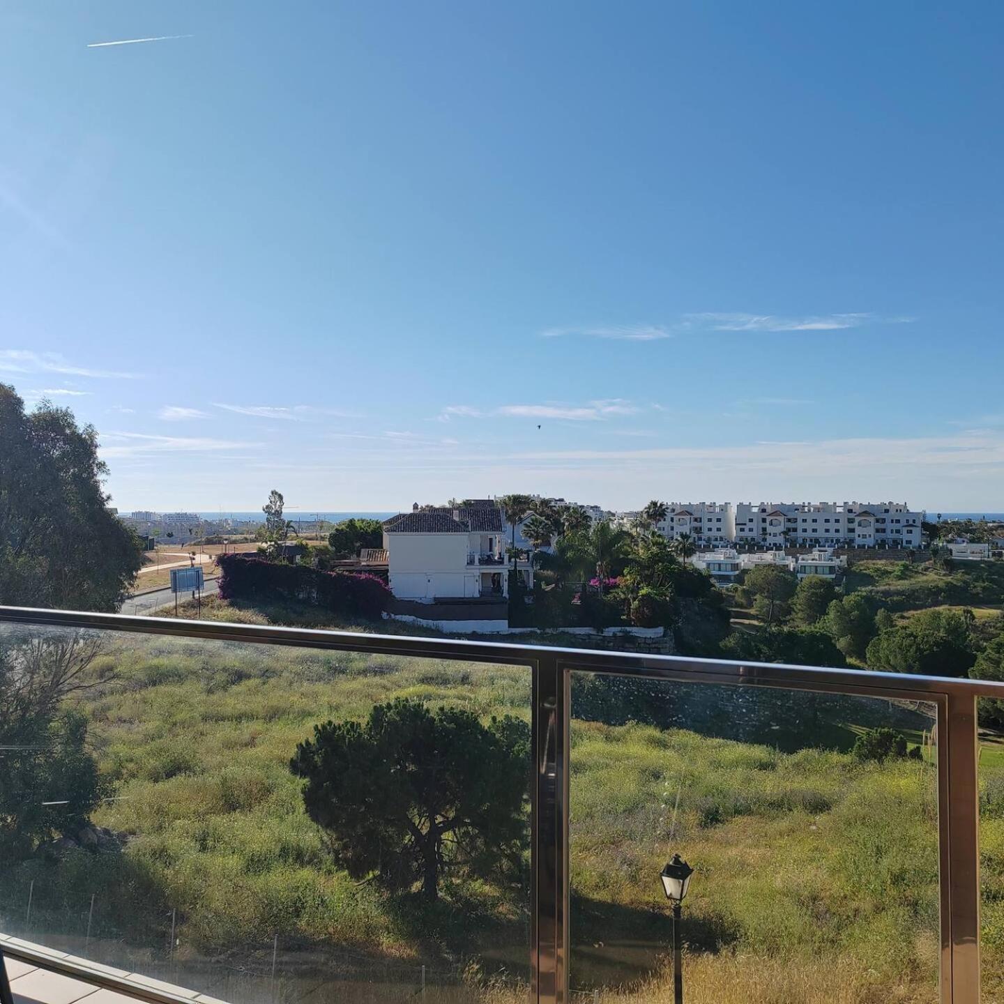 Apartment Apartmentsleeps4-golfclub-freeparking-bbq-pool-ac *