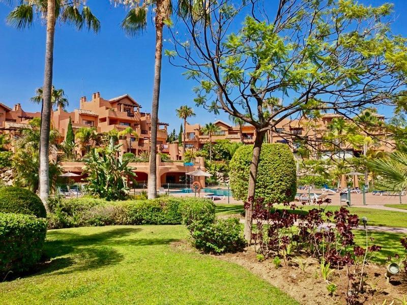 Seaview Penthouse In New Golden Mile Apartment Estepona