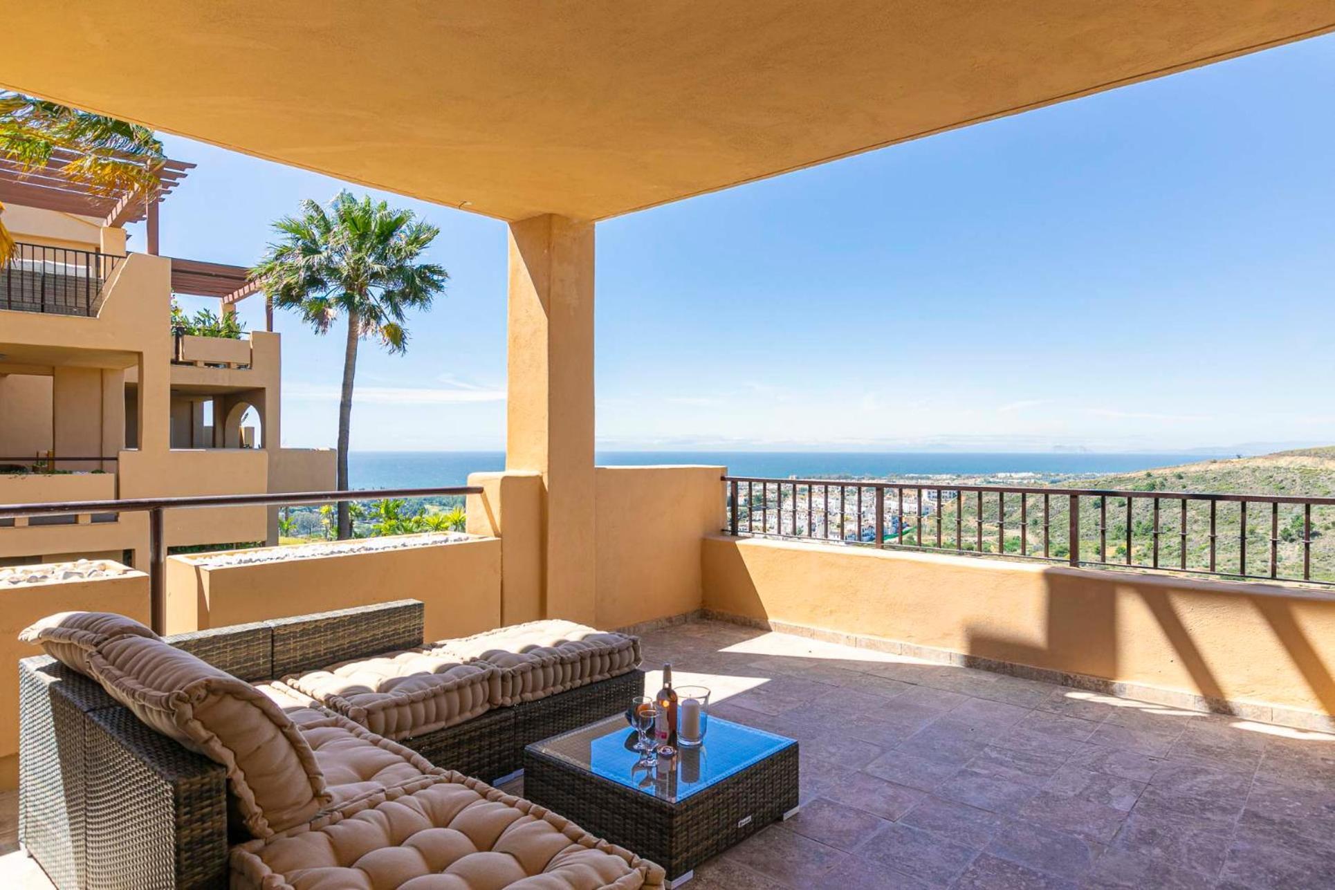Elegante Piso En Benahavis Con Vista Al Mar Apartment *