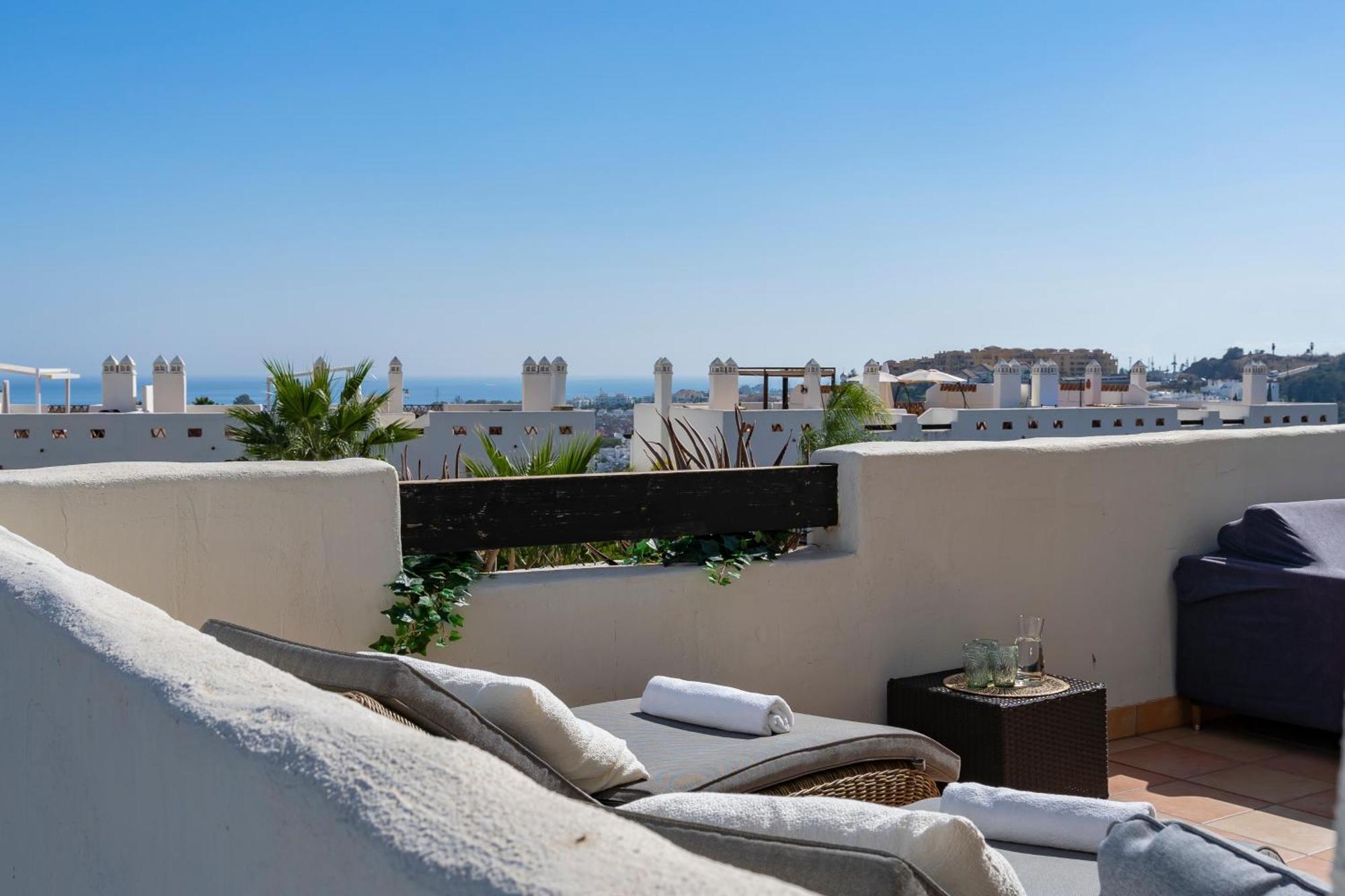 Geweldig Met Ruim Terras En Zeezicht Estepona