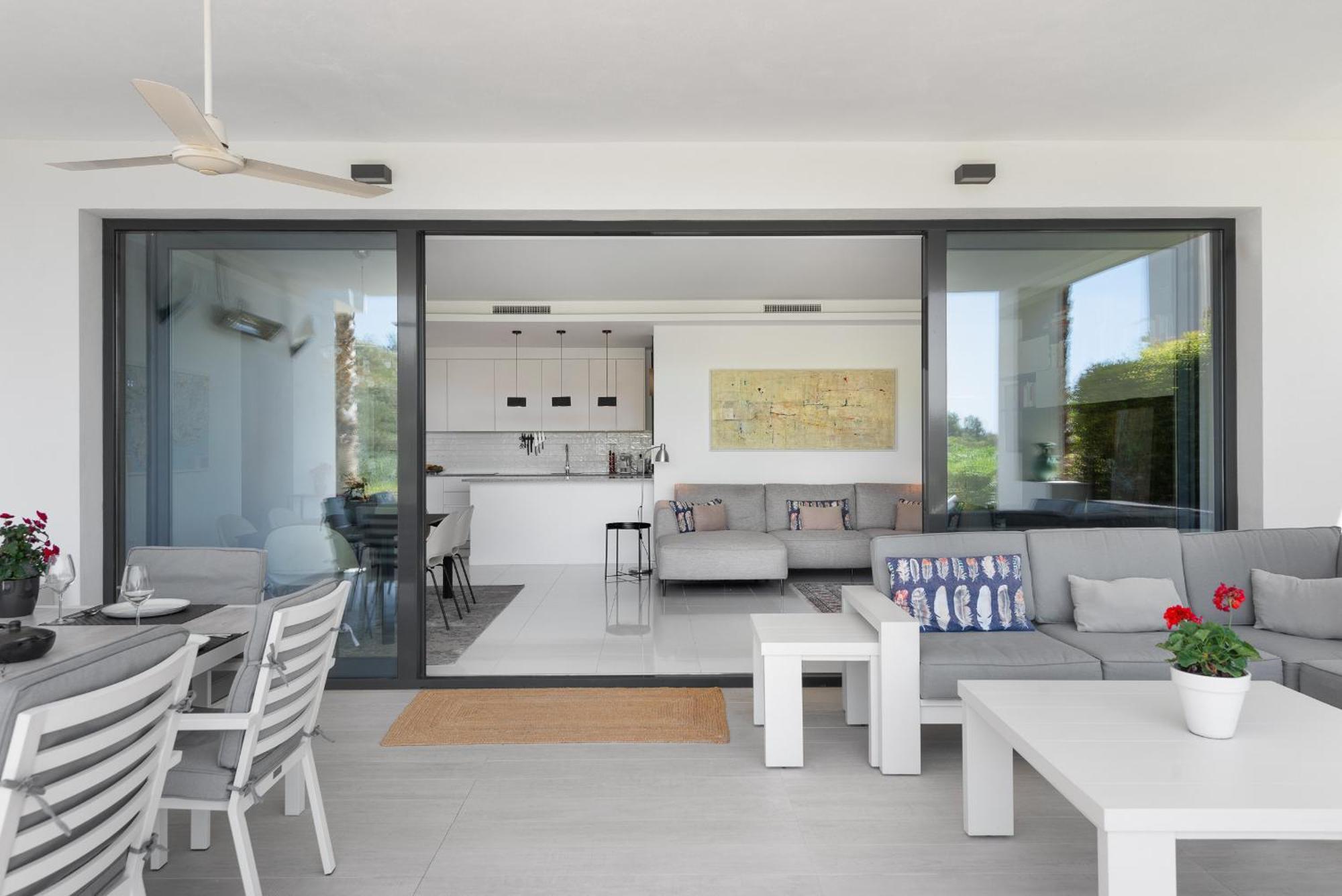 Panoramic Views And Large Garden In Atalaya Hills Estepona