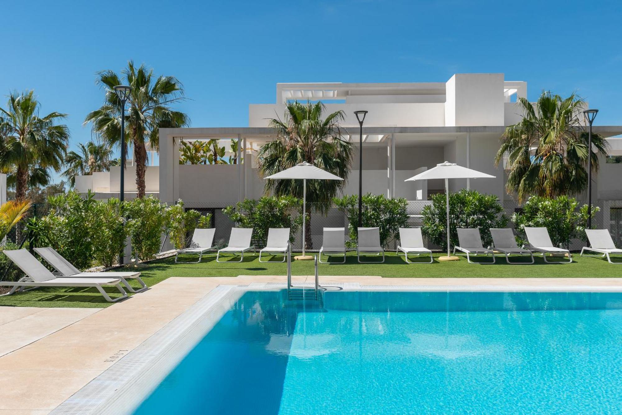 Panoramic Views And Large Garden In Atalaya Hills