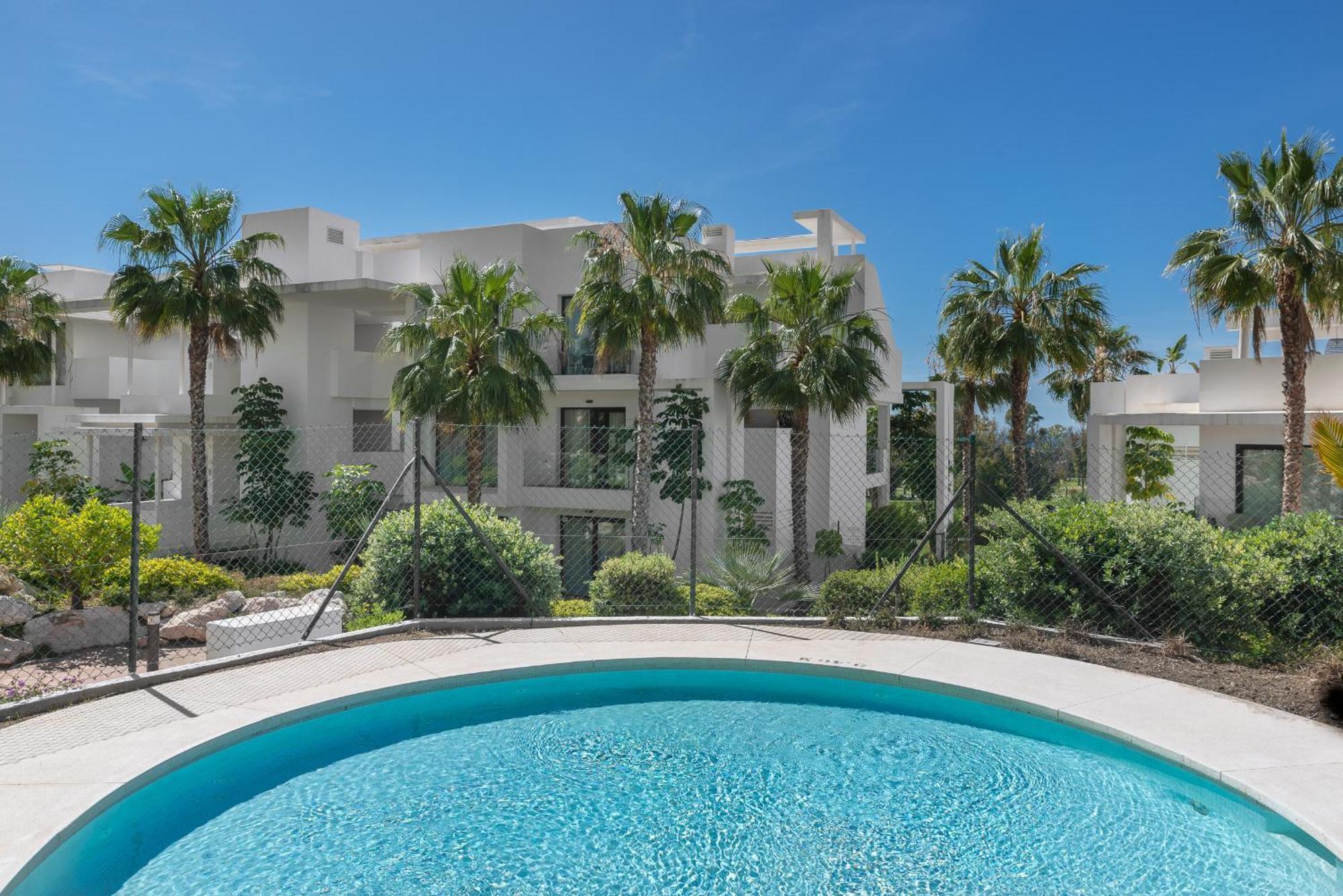 Panoramic Views And Large Garden In Atalaya Hills Apartment