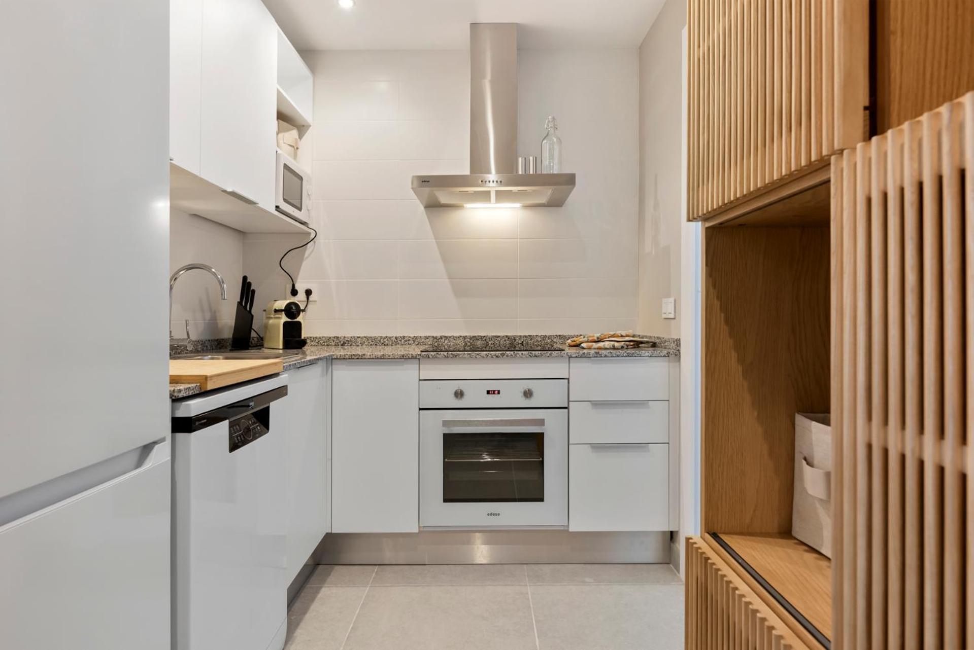 Apartment Brand New Chic - City, Pool & Estepona