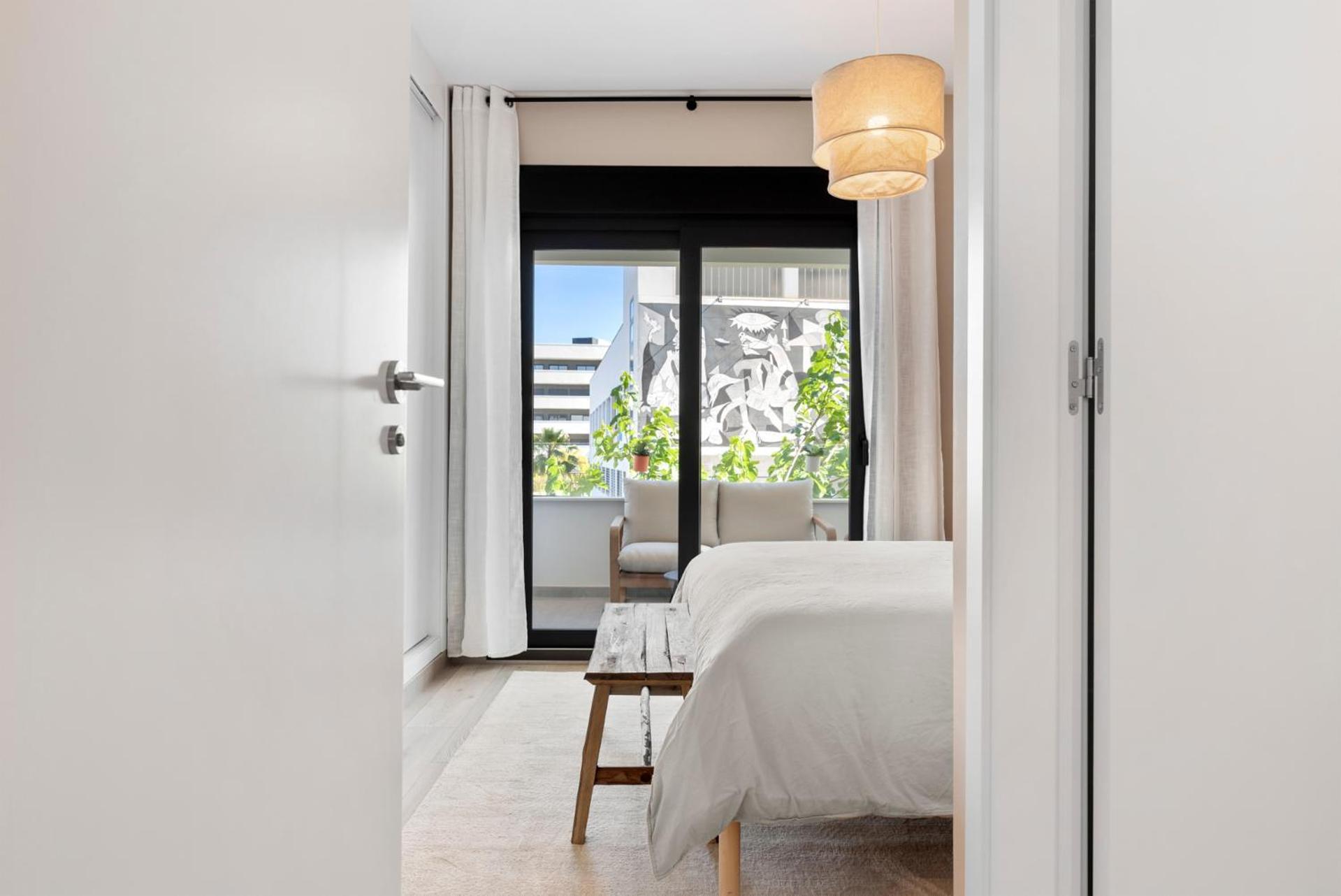 Brand New Chic - City, Pool & * Estepona