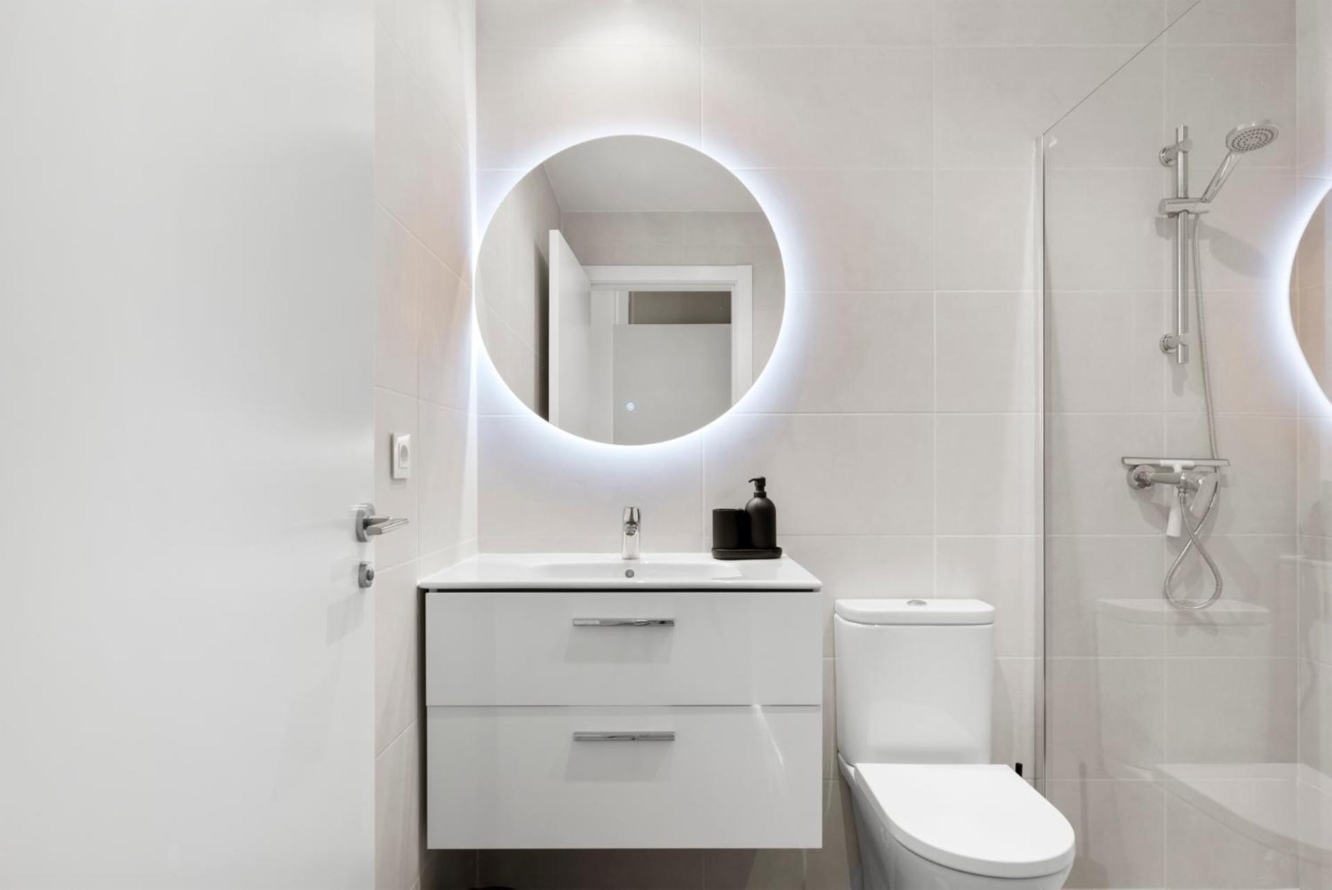 Brand New Chic - City, Pool & Apartment Estepona