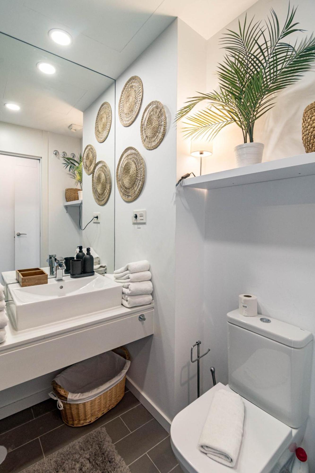 Ov21b - Bright And Modern 3 Bedroom Apartment