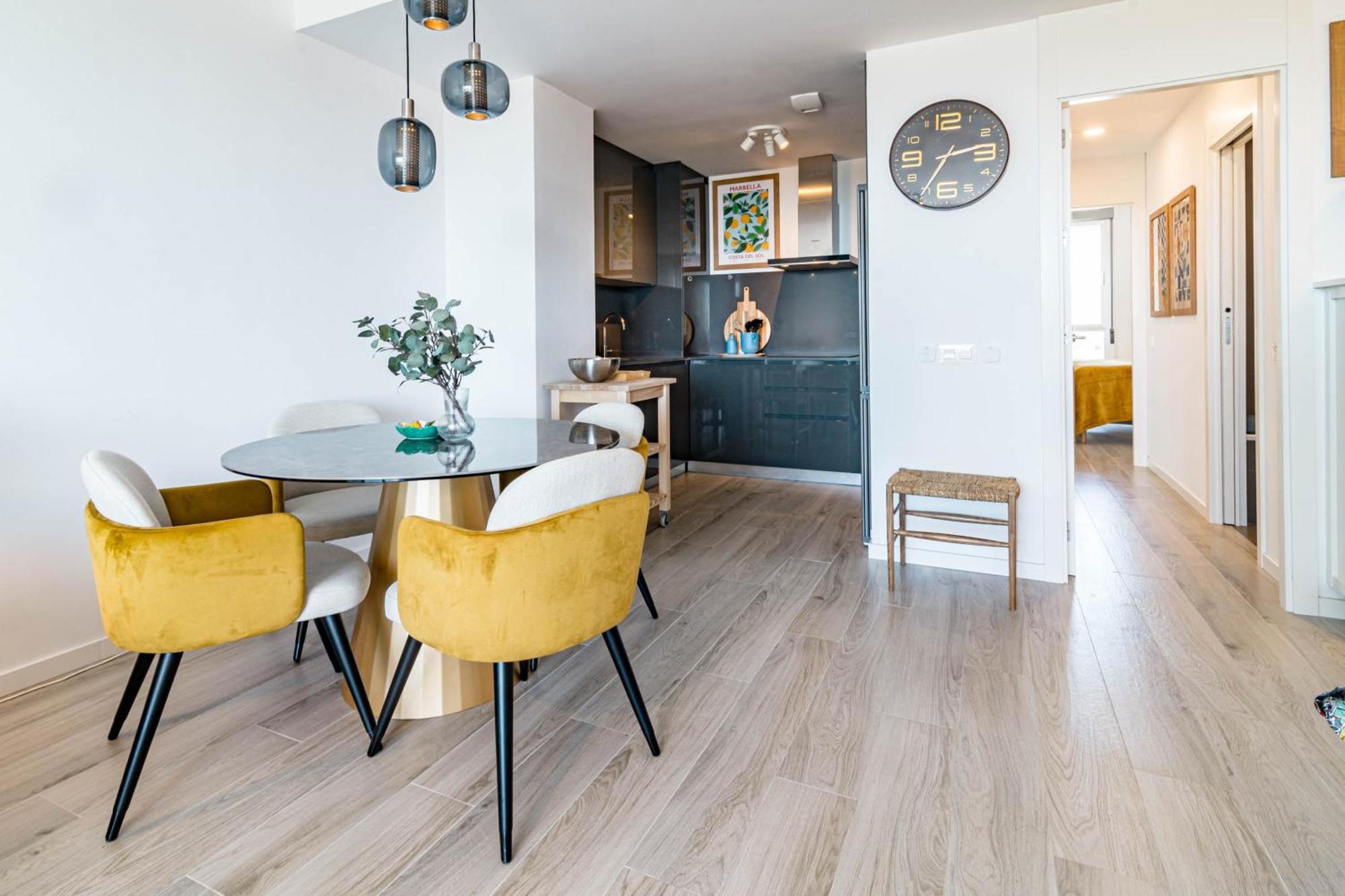 Ov21b - Bright And Modern 3 Bedroom *