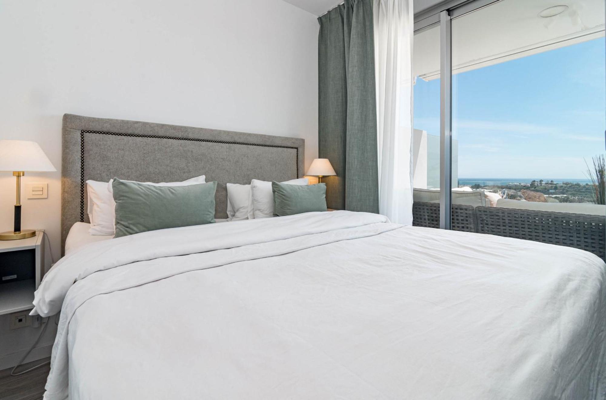 Ov21b - Bright And Modern 3 Bedroom Apartment
