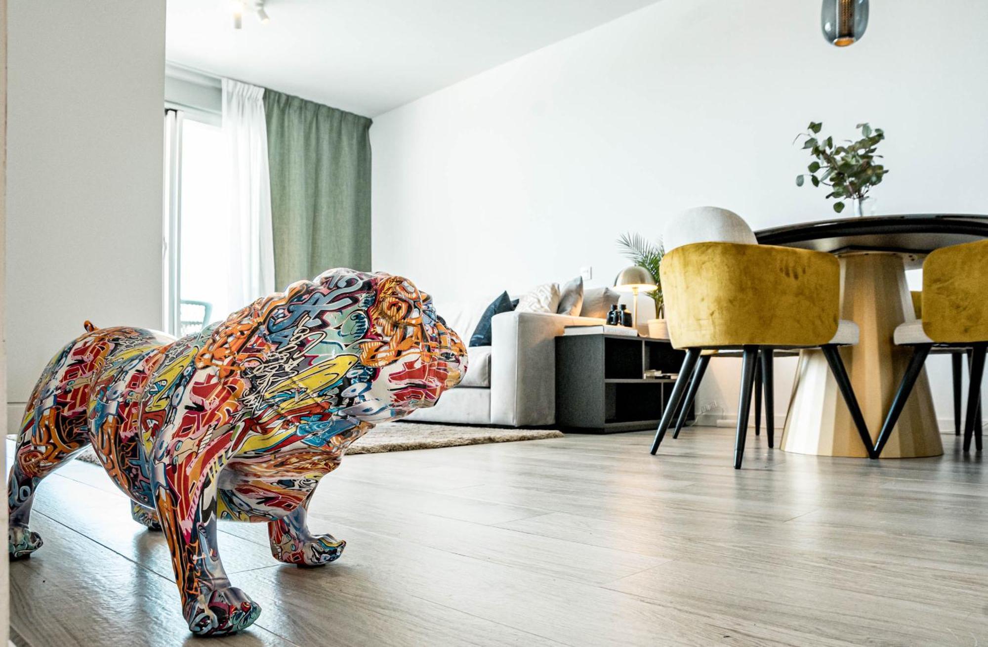 Ov21b - Bright And Modern 3 Bedroom Apartment *