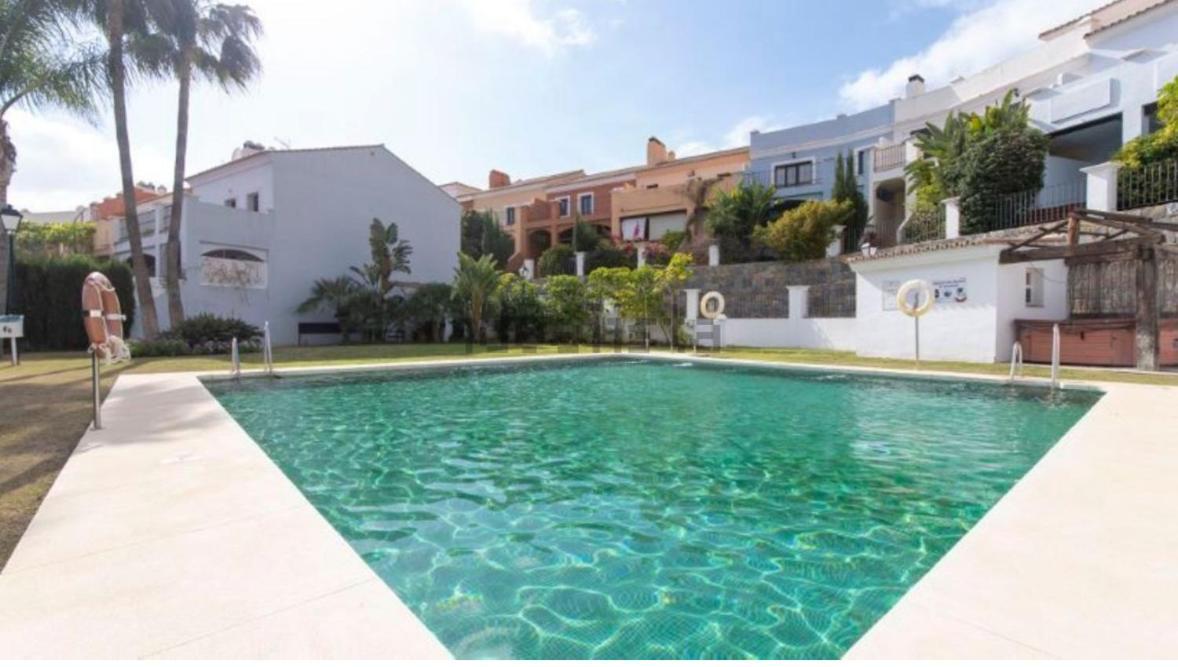 Townhouse With Garden Apartment