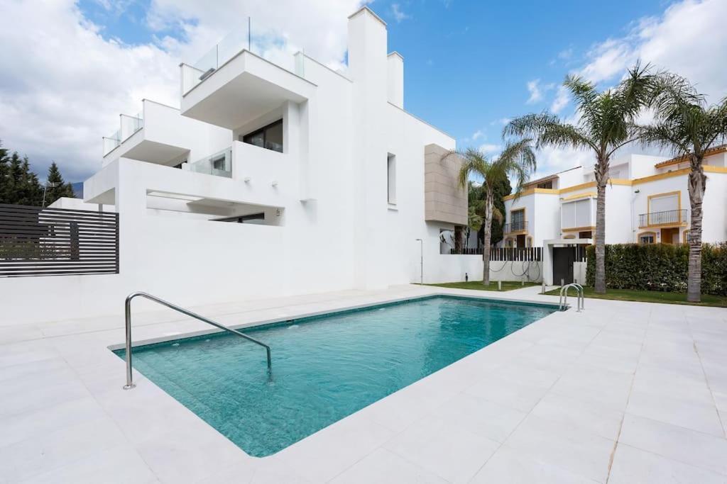 Charming Beach Home In Estepona West