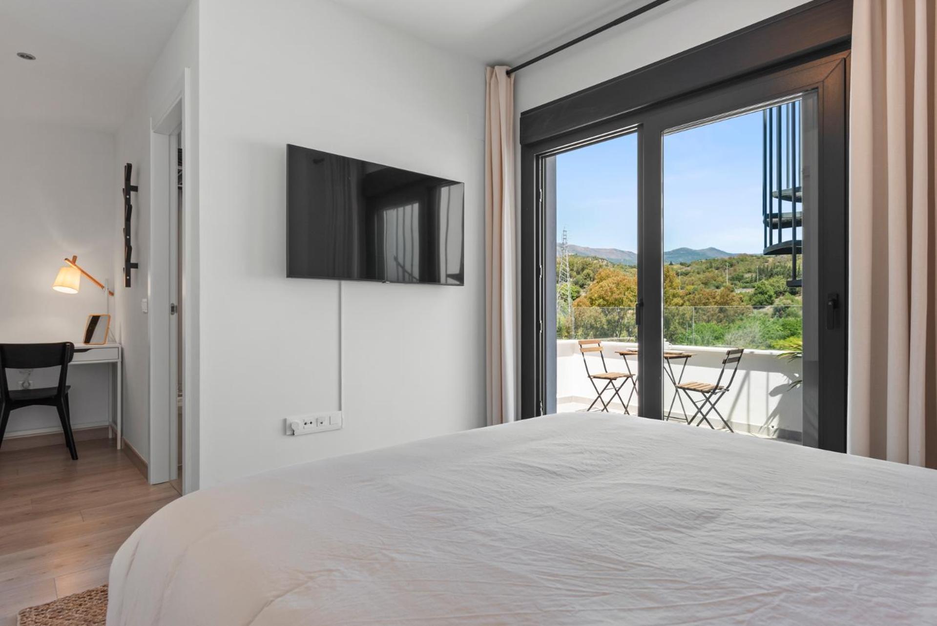Casa Maddie - Panoramic View Penthouse Apartment Estepona