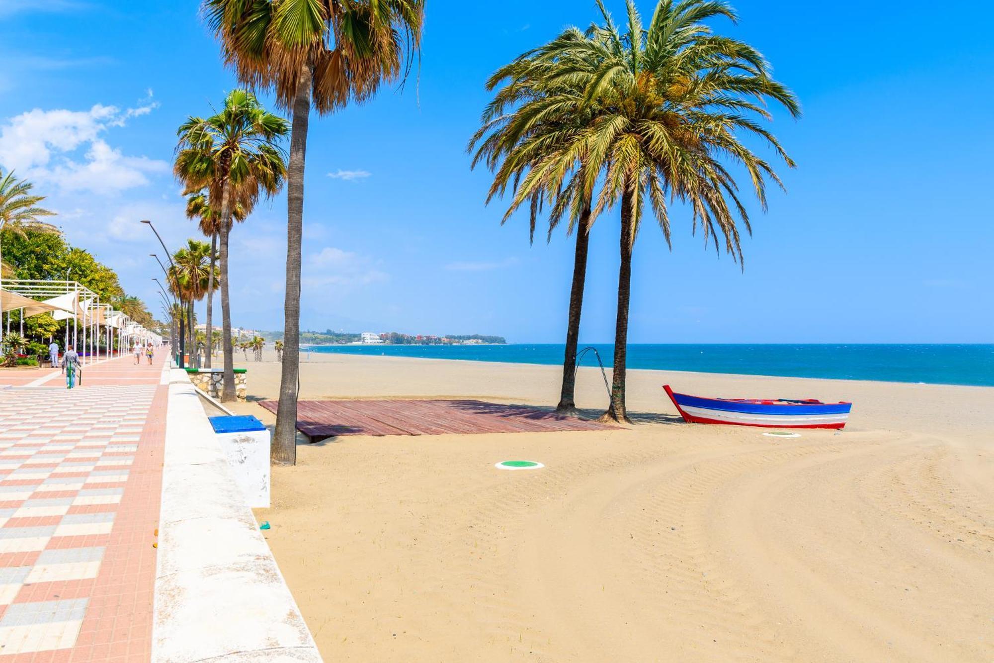 Apartment Brand New Chic - City, Pool & Estepona