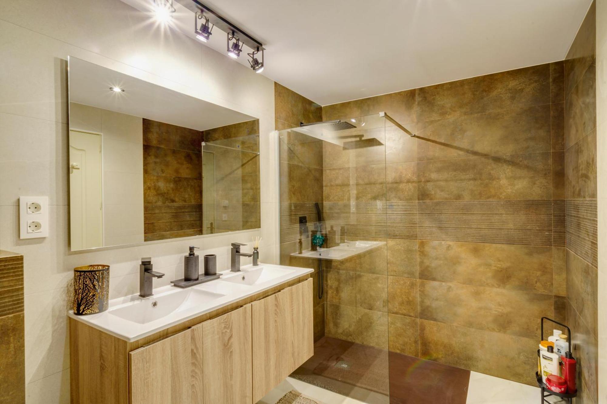 Heaven Garden Flat