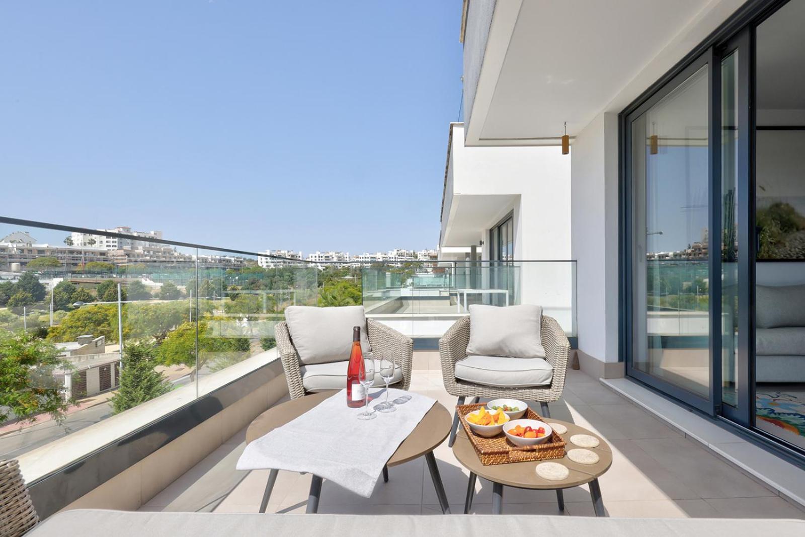 Place - Spacious Family Apartment