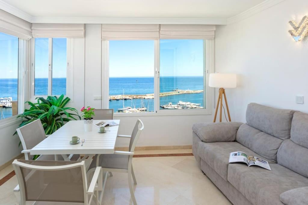 Luxury Seafront Penthouse With Parking