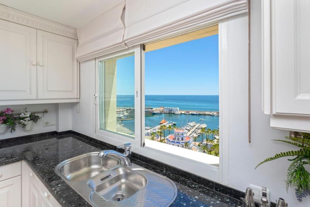 Luxury Seafront Penthouse With Parking Apartment *