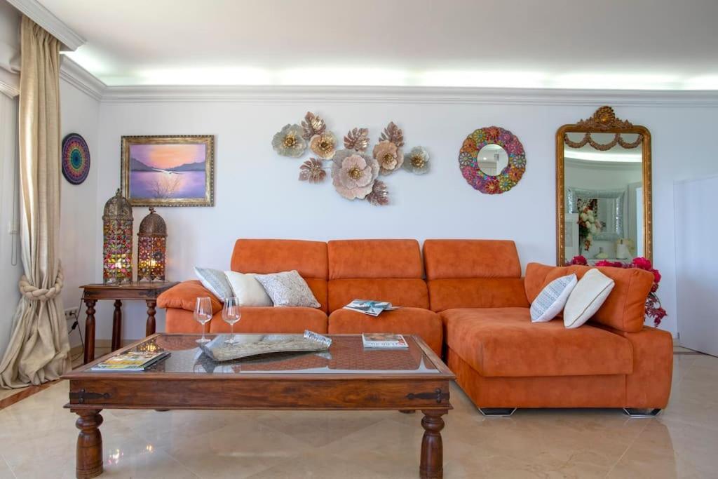 Luxury Seafront Penthouse With Parking *