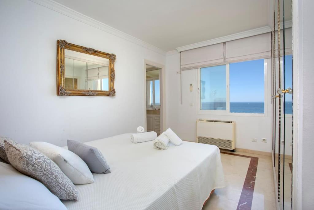 Luxury Seafront Penthouse With Parking