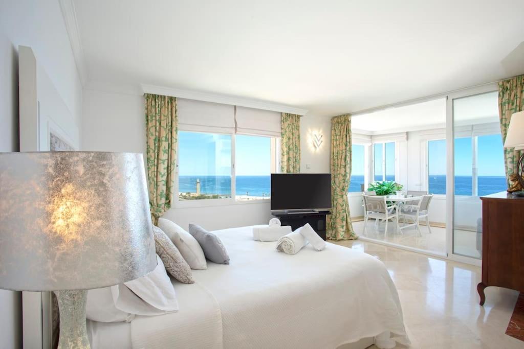 Luxury Seafront Penthouse With Parking Apartment *
