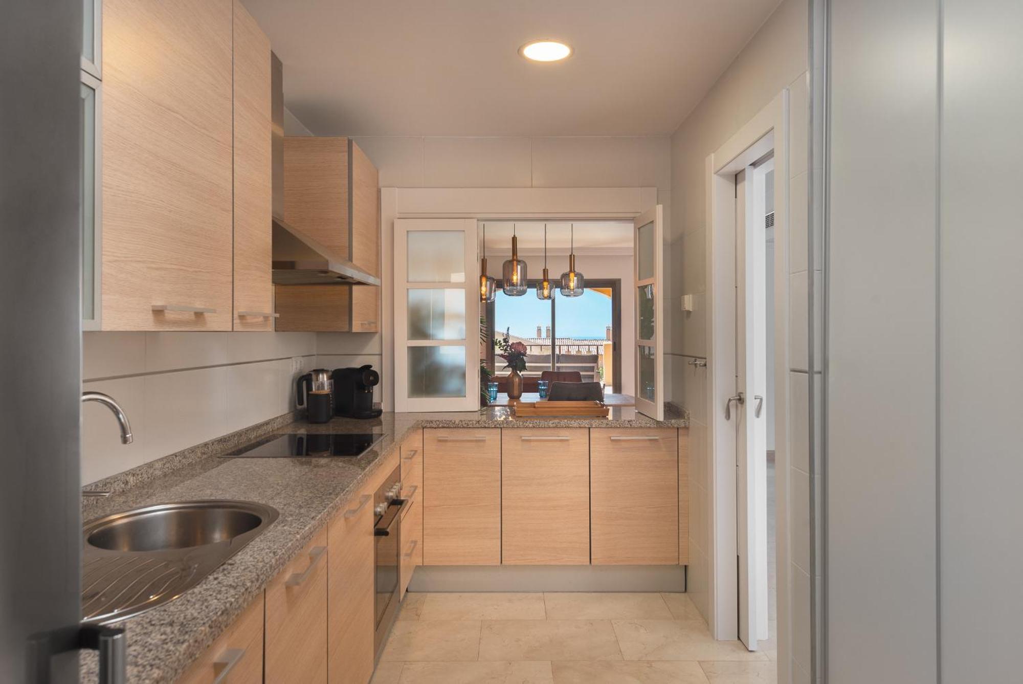 Charming 2-bedroom With Beautiful Sea Views Estepona