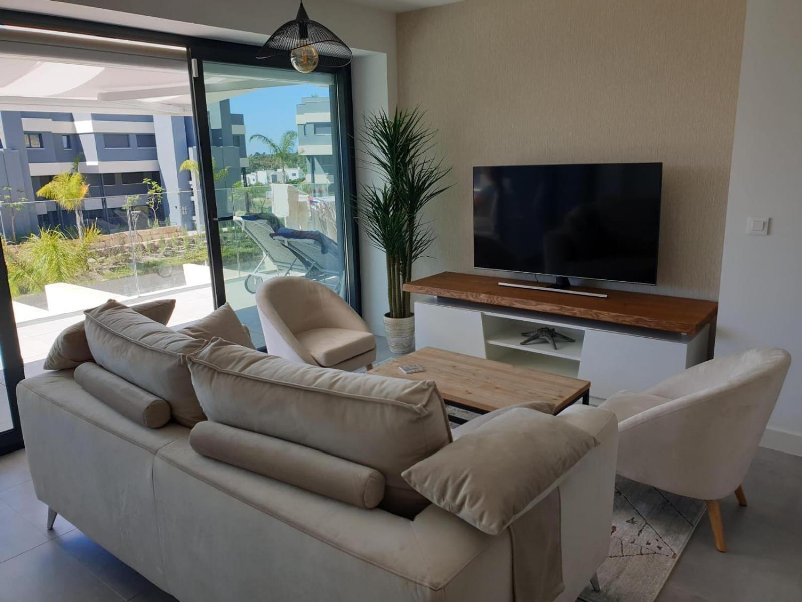 Logement Moderne Avec Jacuzzi, Piscine Chauffee Et Salle De Sport