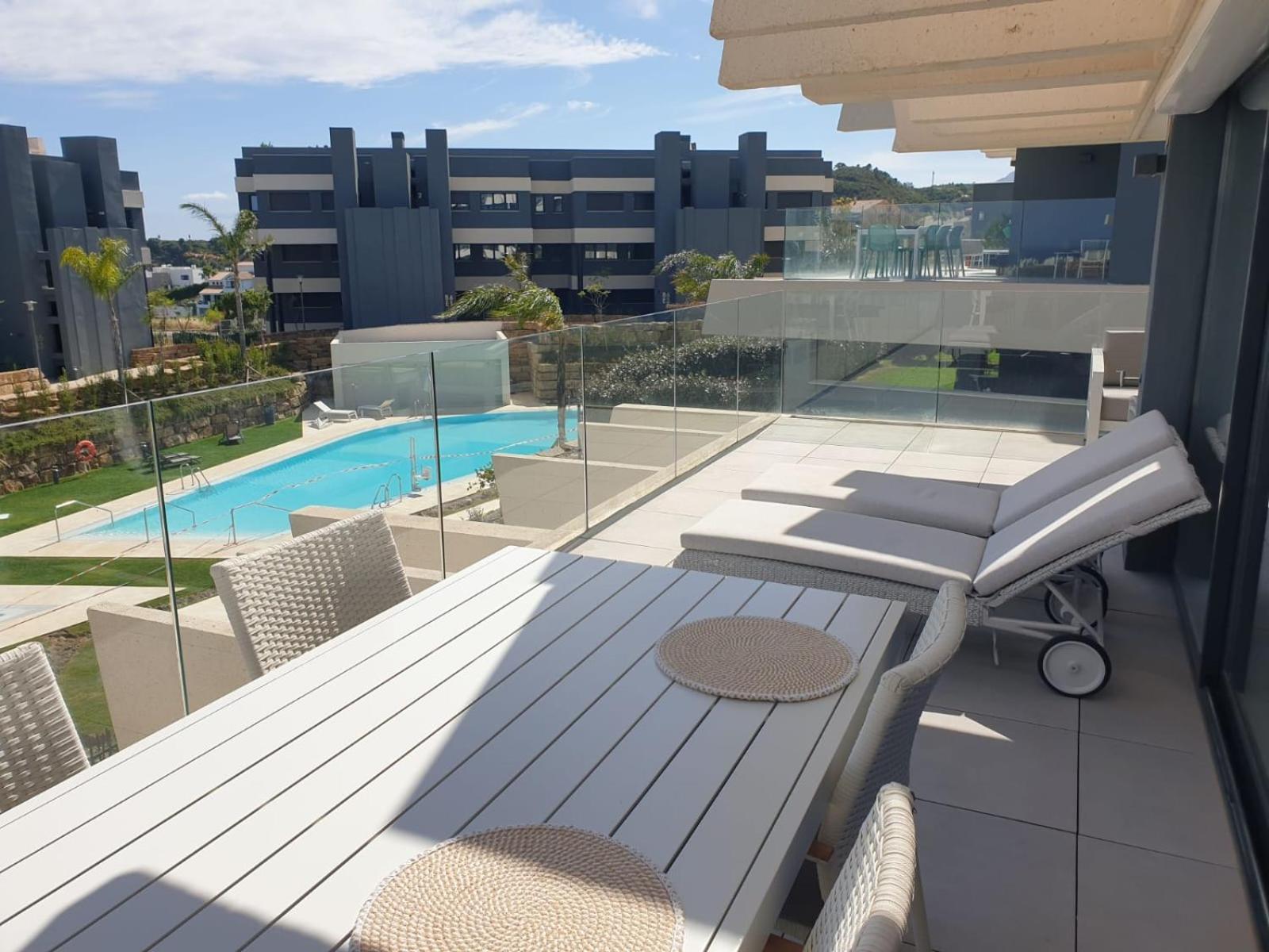 Logement Moderne Avec Jacuzzi, Piscine Chauffee Et Salle De Sport Vakantiehuis Estepona