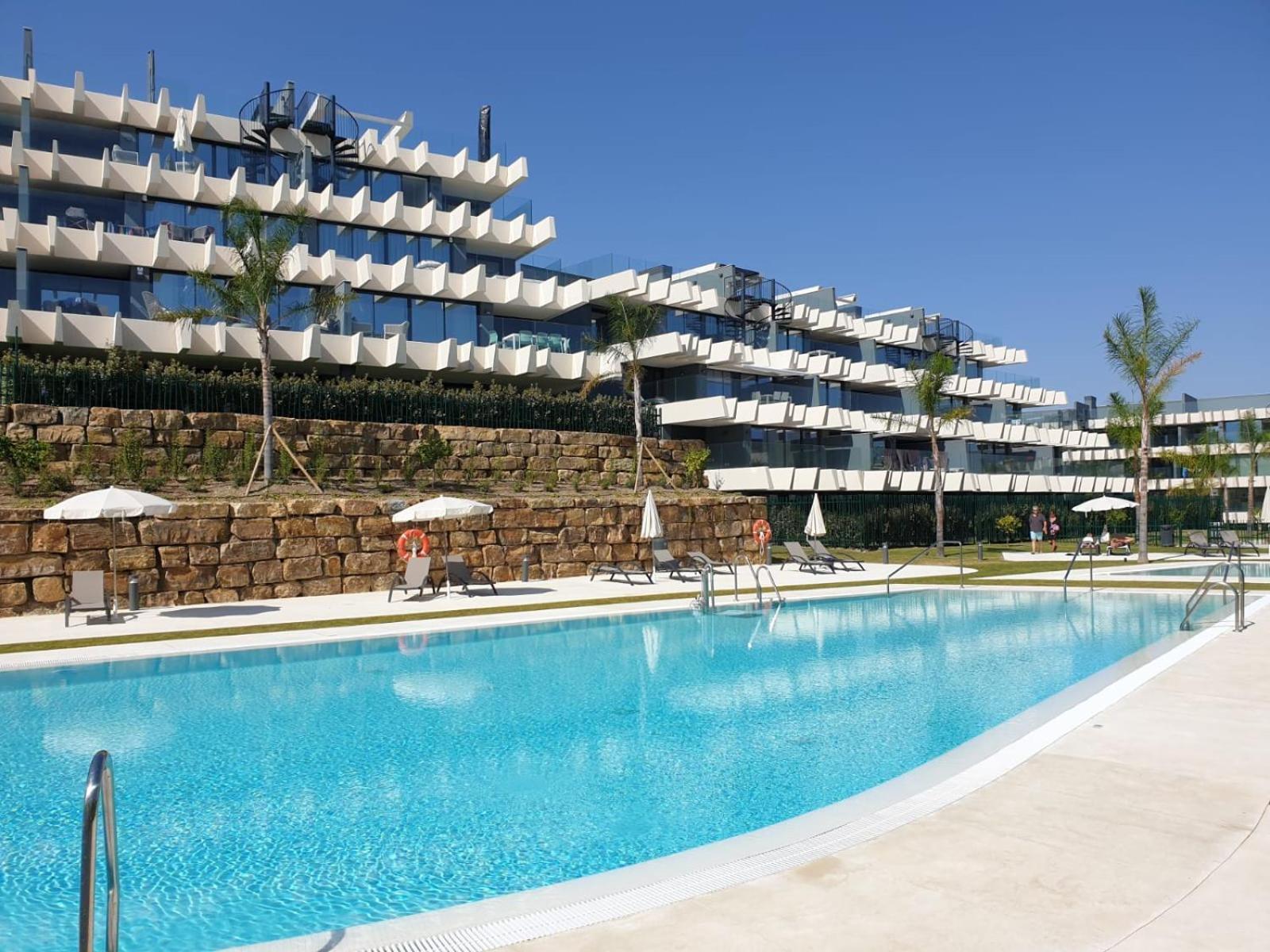 Logement Moderne Avec Jacuzzi, Piscine Chauffee Et Salle De Sport Vakantiehuis *