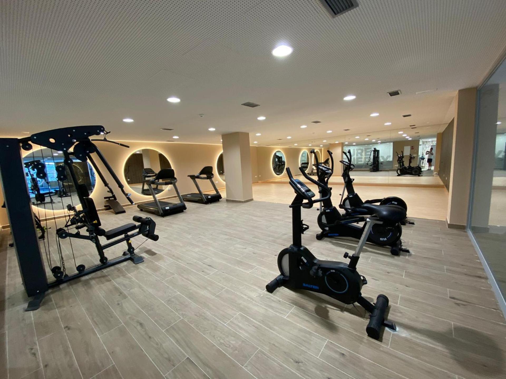 Logement Moderne Avec Jacuzzi, Piscine Chauffee Et Salle De Sport *