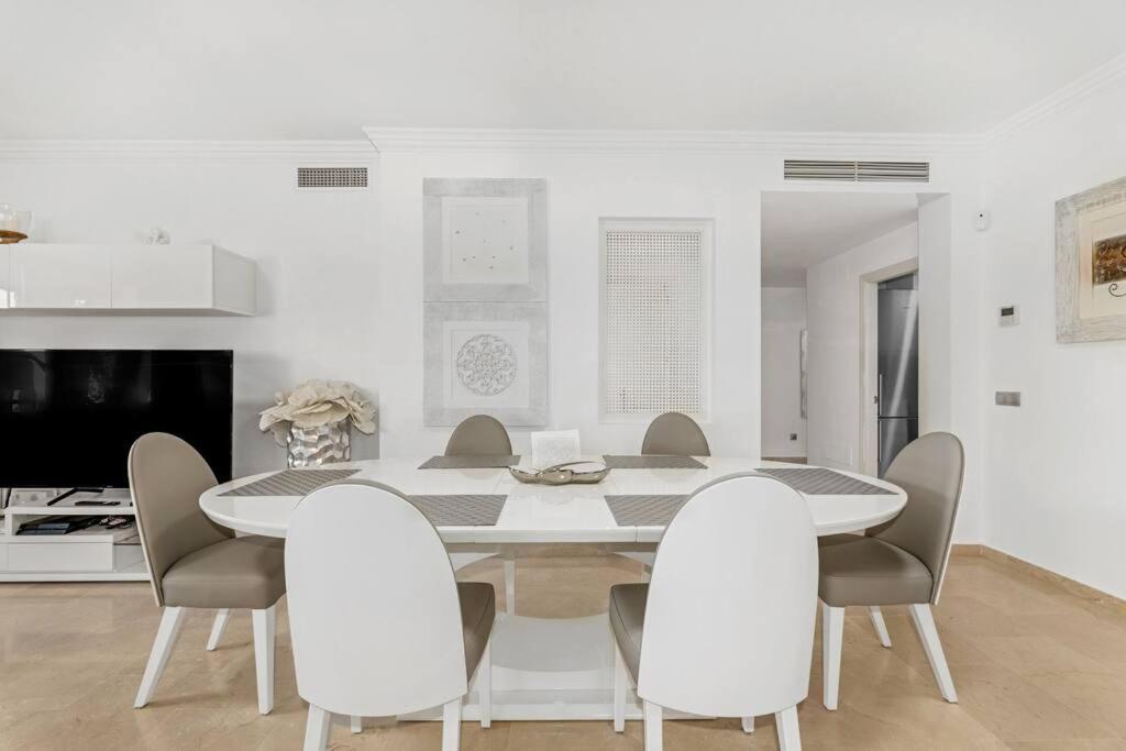 Apartment Gorgeous Apartment, 3br With Pool And Terrace *
