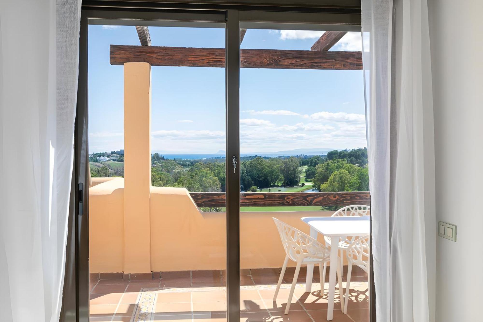 Exclusivo Atico Con Esplendidas Vistas Al Mar * Estepona
