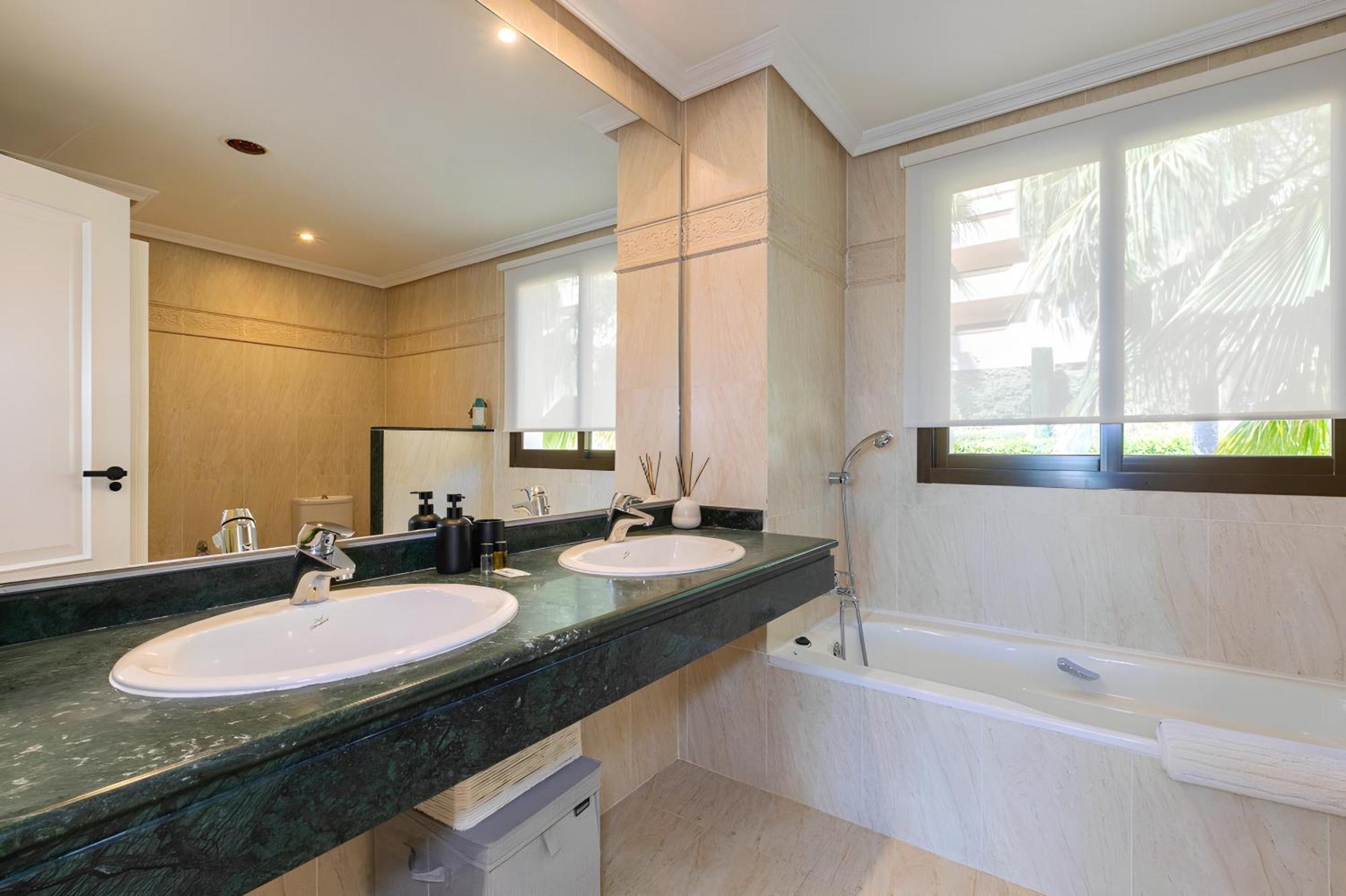 Exclusivo Atico Con Esplendidas Vistas Al Mar Apartment Estepona