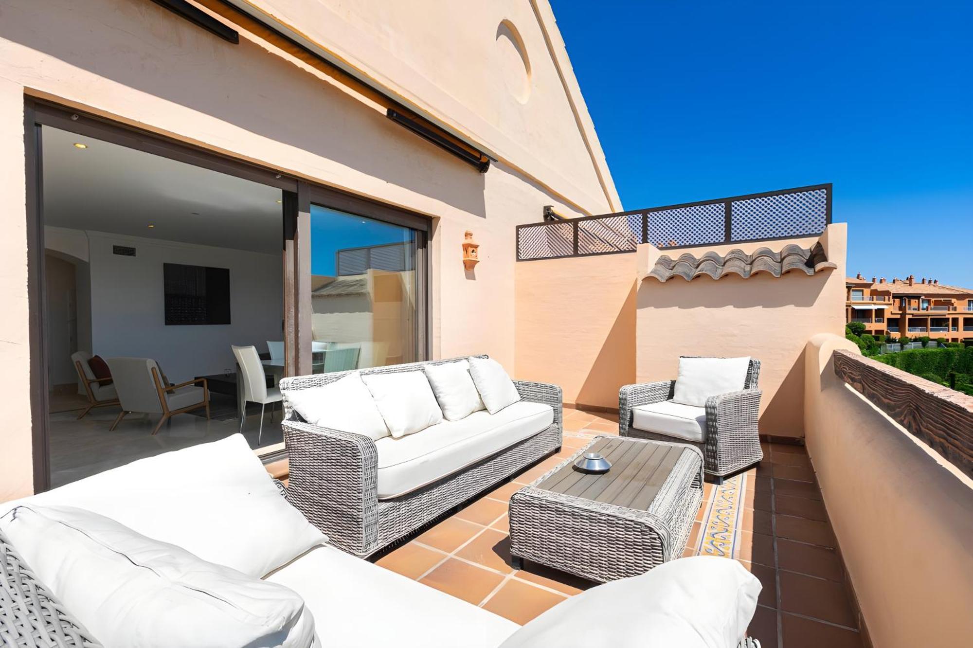 Exclusivo Atico Con Esplendidas Vistas Al Mar *