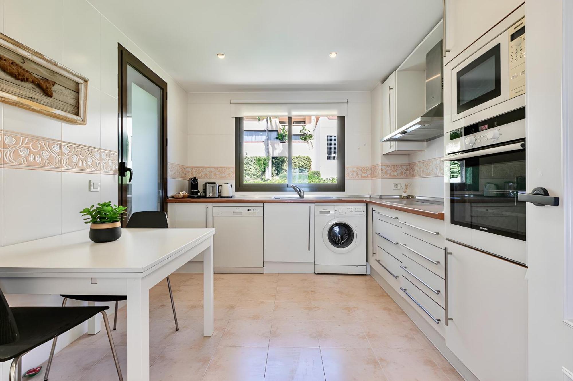 Exclusivo Atico Con Esplendidas Vistas Al Mar Estepona