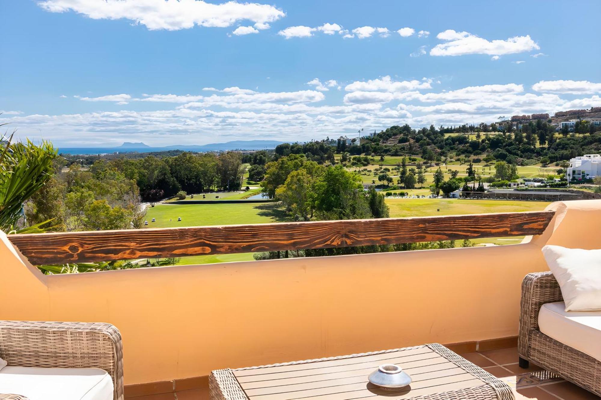 Exclusivo Atico Con Esplendidas Vistas Al Mar * Estepona