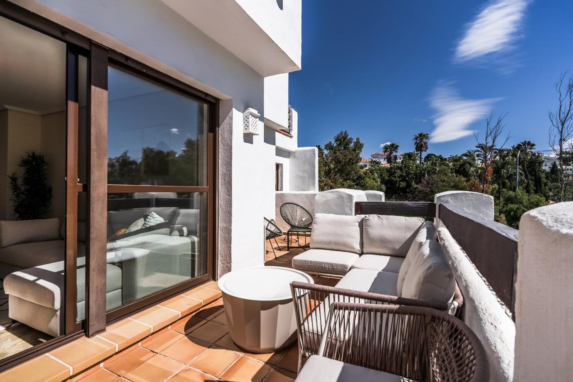 Heerlijk Met Uitzicht Op Het Zwembad Estepona