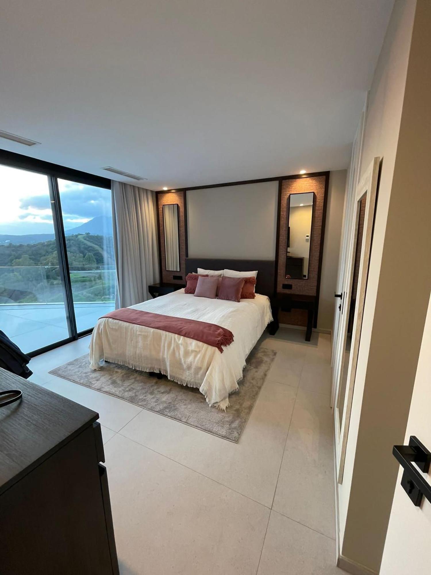 Super Lujo Y Privacidad En Un Entorno Idilico Villa Estepona