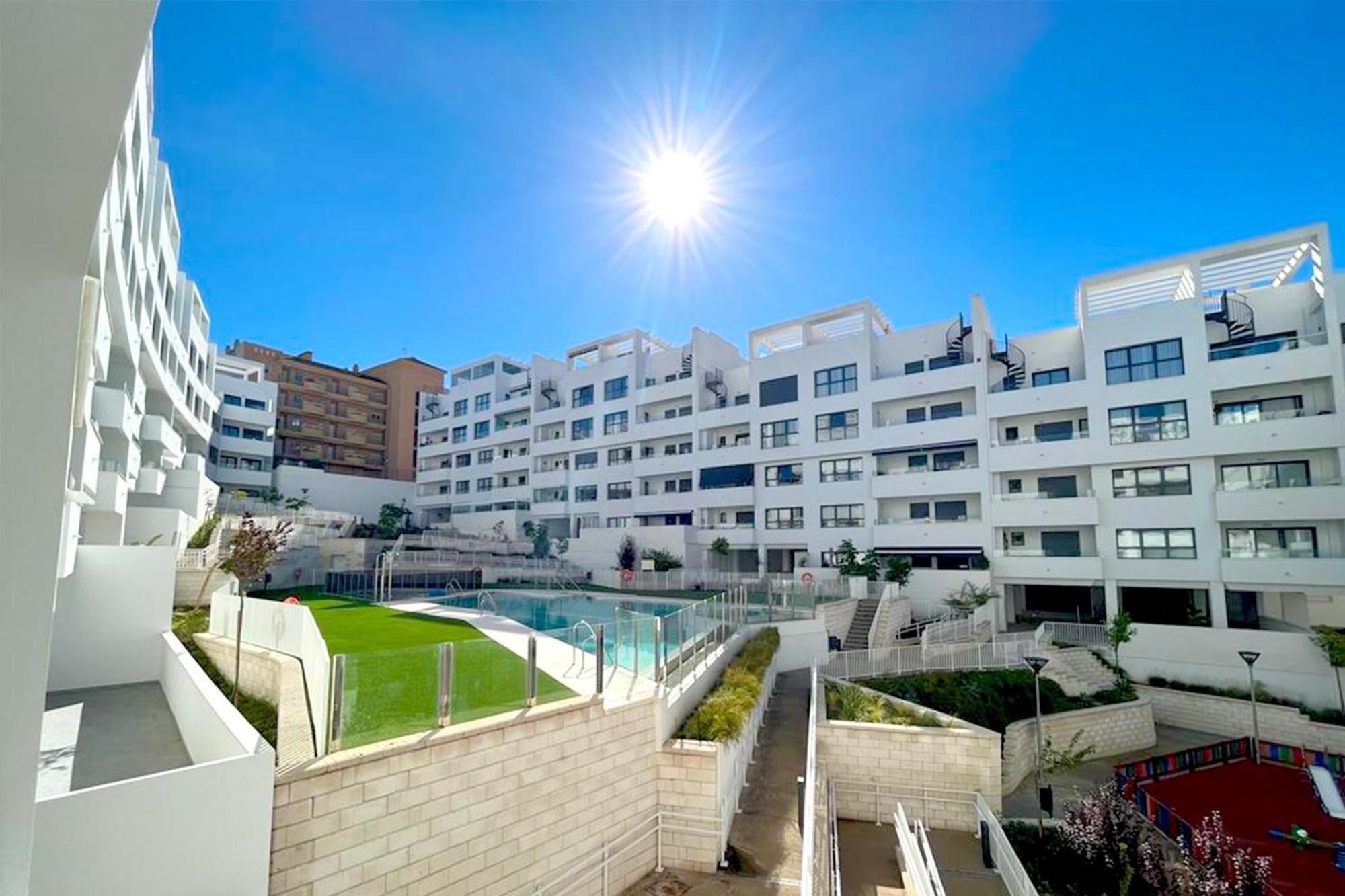 Apartment Town Tomy *