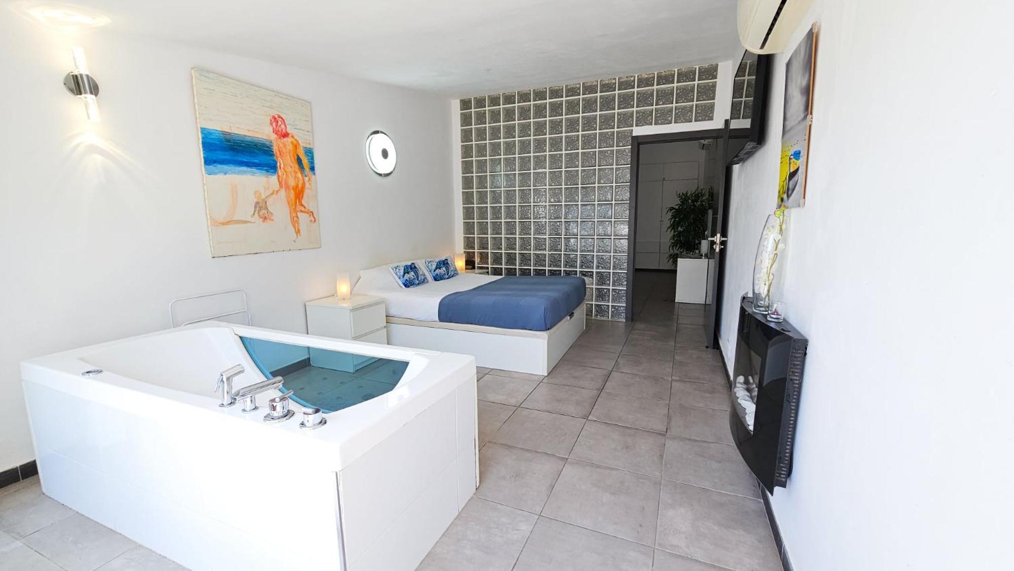 Junto A La Playa Del Cristo Cerca Del Puerto Appartement Estepona
