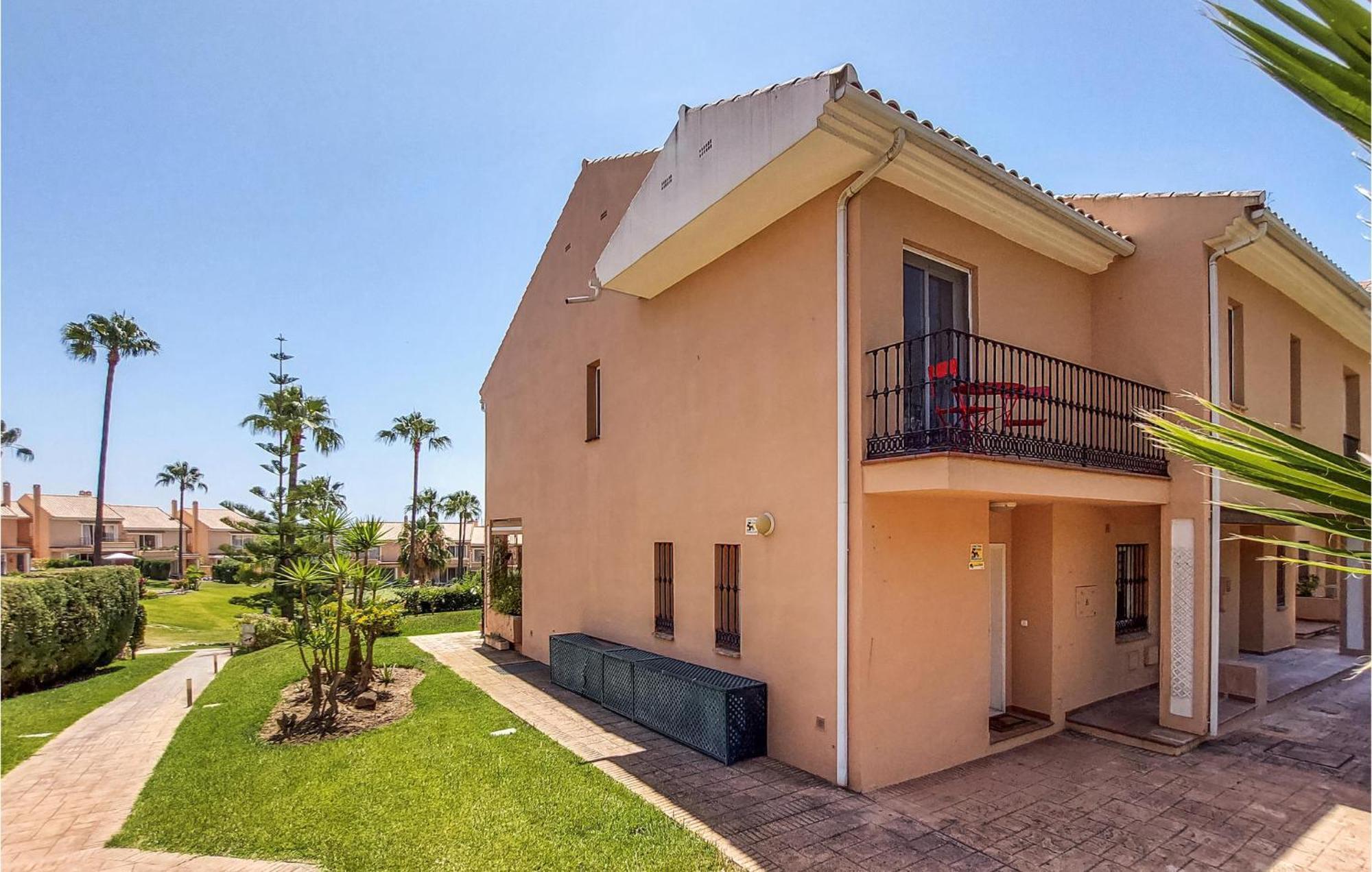 Holiday home 3 Bedroom Cozy In Malaga
