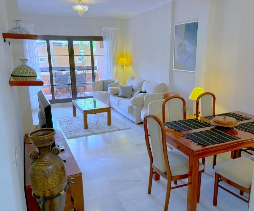 Evans Realty Ax Playa & Piscinas & Garaje Estepona