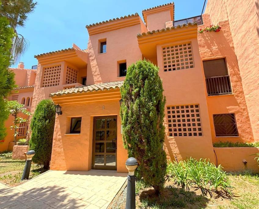 Evans Realty Ax Playa & Piscinas & Garaje Apartment Estepona